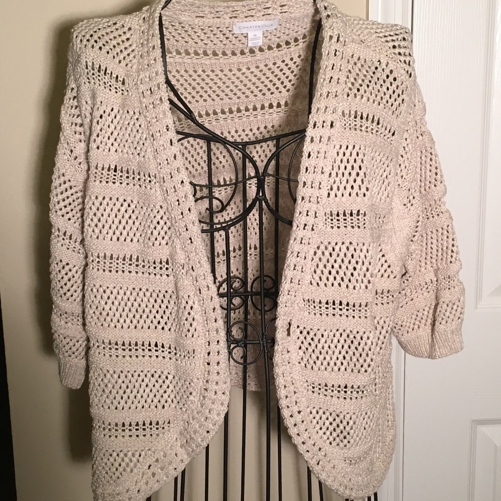 Bolero style short sleeve sweater size XL.Beige.